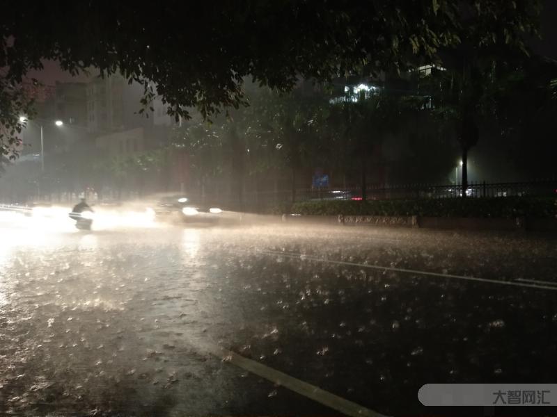 廣東多地大雨局部有暴雨-雷雨大風冰雹……22日夜間起，廣東將遇今年首場