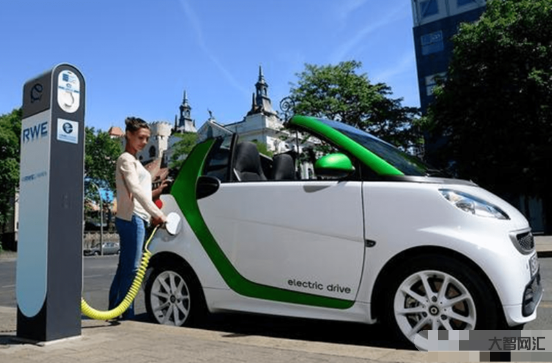 電費趕上油費?新能源車主成冤大頭-充電樁設施不完善導致電費高企